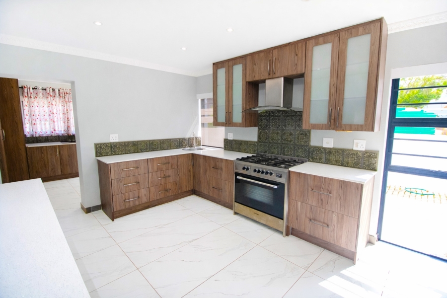 4 Bedroom Property for Sale in Wavecrest Eastern Cape